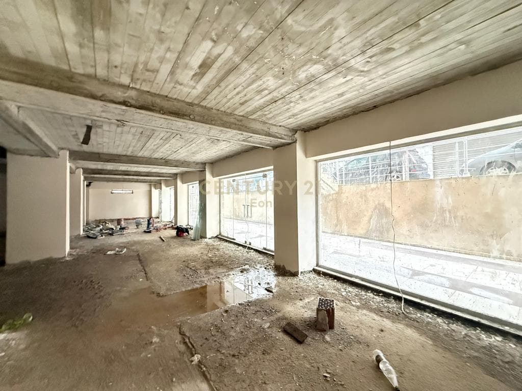Shitet Ambient Komercial në Plazh Iliria, Durrës - 550.000€ | 480 m² 3