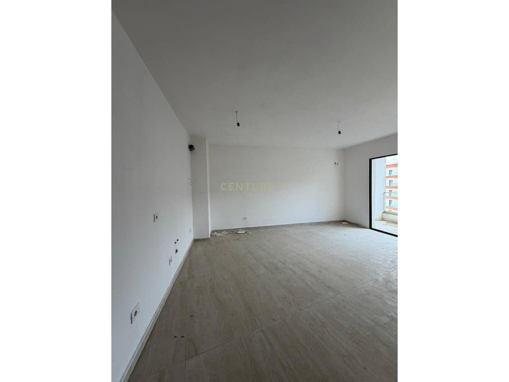SHITET APARTAMENT 2+1 TEK REZIDENCA EON,NE GOLEM ,CMIM OKAZION 800 €/M2 ! 2