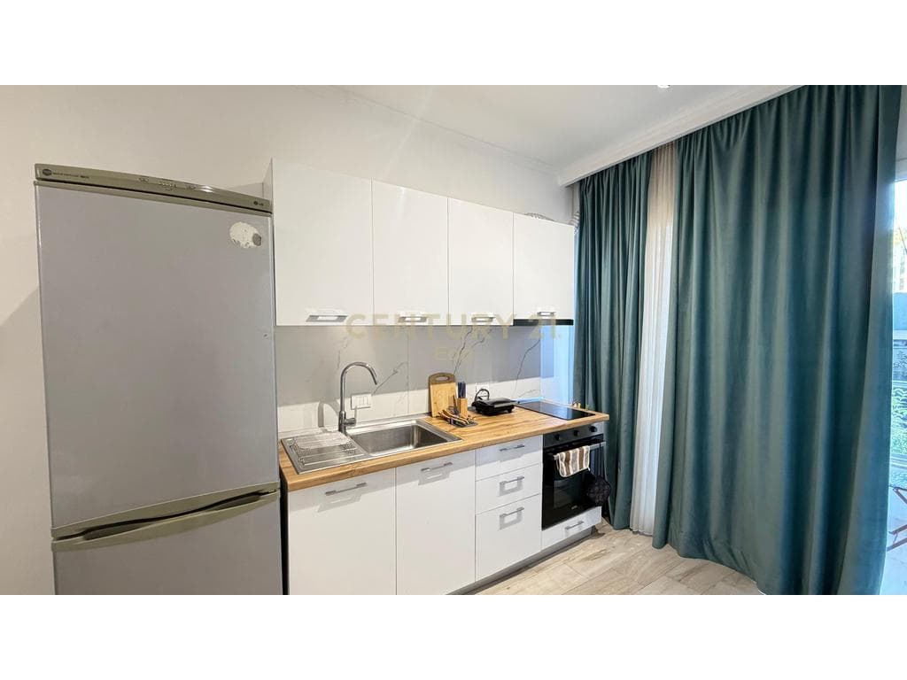 APARTAMENT SUPER 1+1 PËR SHITJE NË LINJË TË PARË ME PAMJE NGA DETI NË SHKËMBIN E KAVAJËS, DURRËS! 2