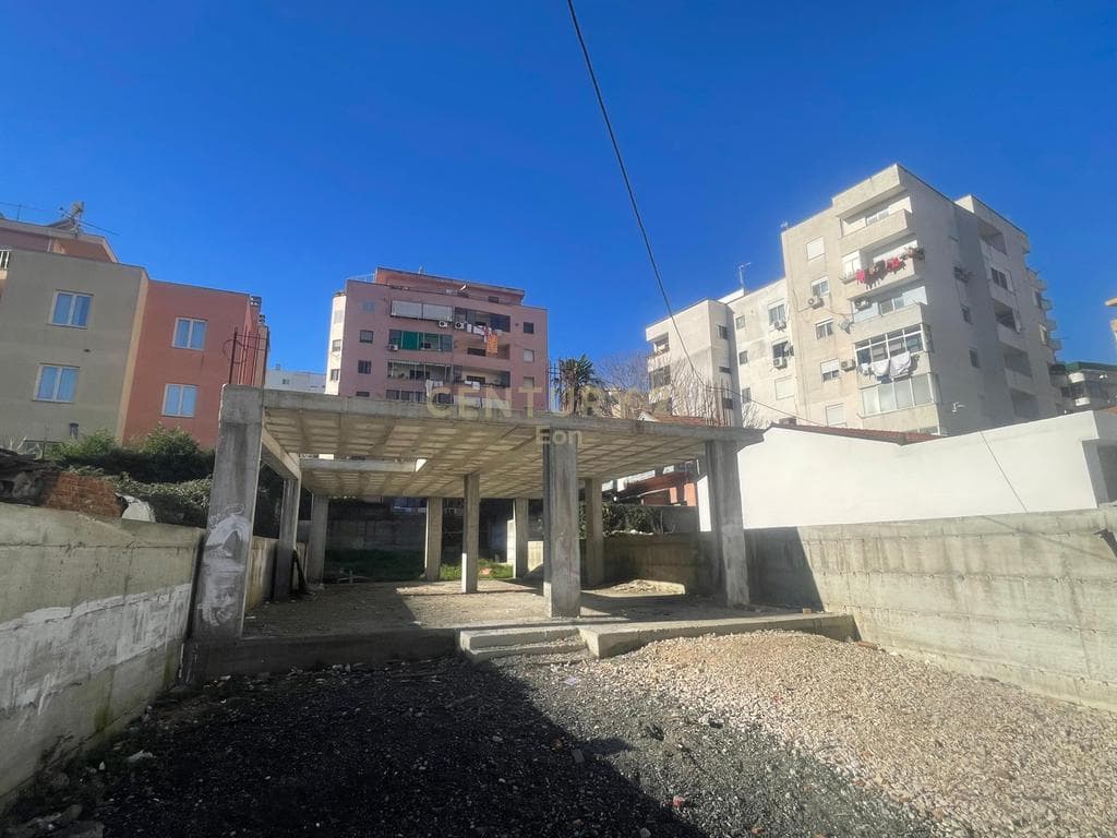 Tokë për Shitje me Leje Ndërtimi tek Rrugica e Kuminit, Durrës !