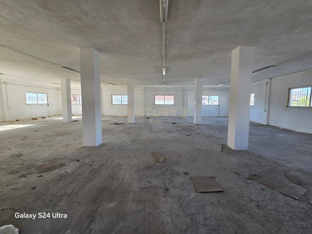 Magazinë për Shitje në Shkozet, 1332 m² ! 3