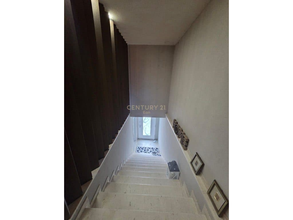 APARTAMENT/DUPLEX PER QERA TEK GJYKATA, DURRES !