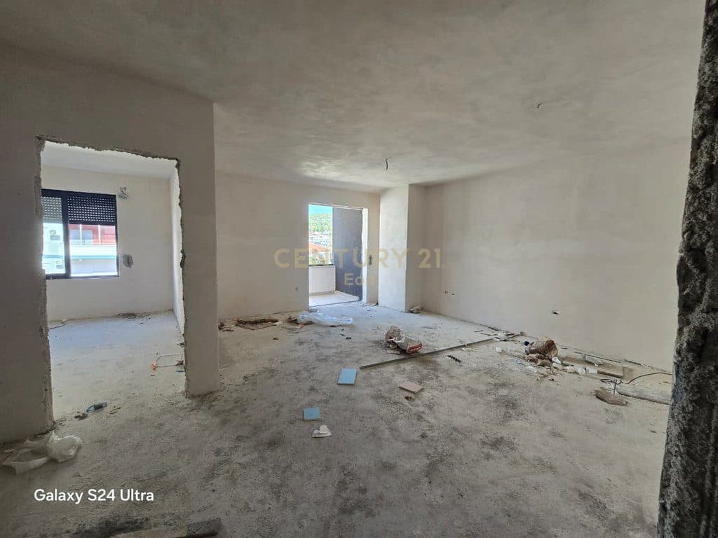 Shitet Apartament 1+1 me post në Golem – Rezidenca “Saeli Construction” ! ( pranohet makine )