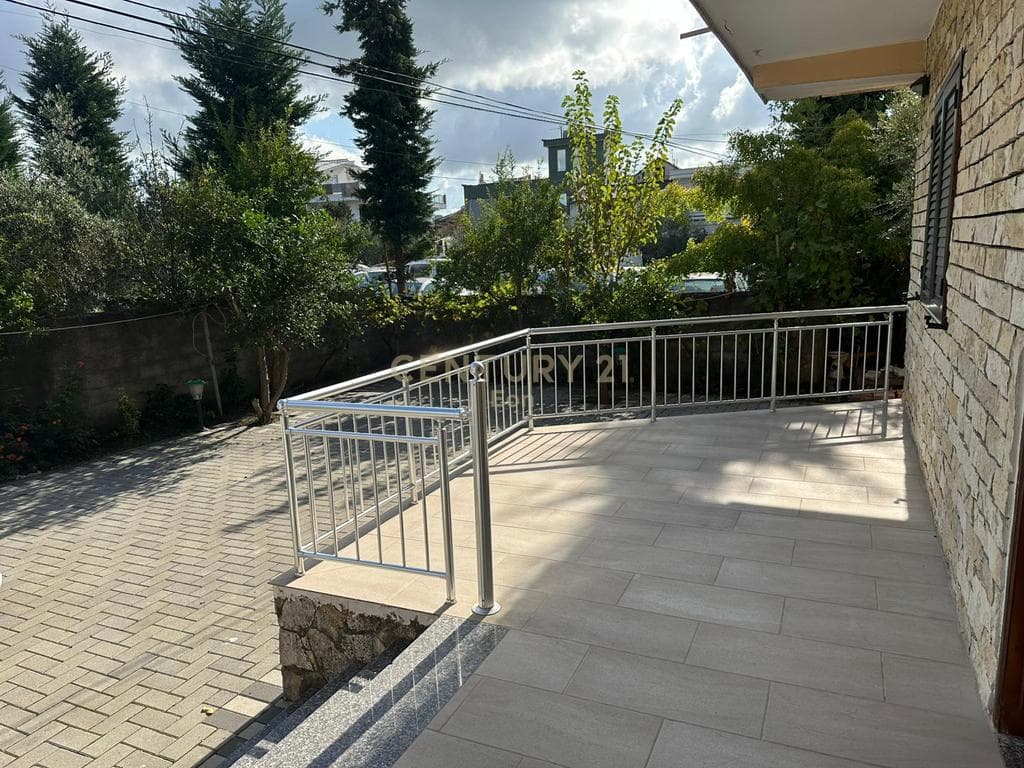 Vilë Në Shitje në Plazh Iliria, Durres ! 3