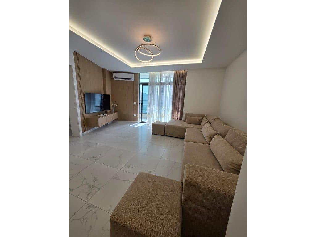 Apartament 2+1+2 dhe 3 Ballkone për Shitje në Shkëmbin e Kavajës, Durrës !