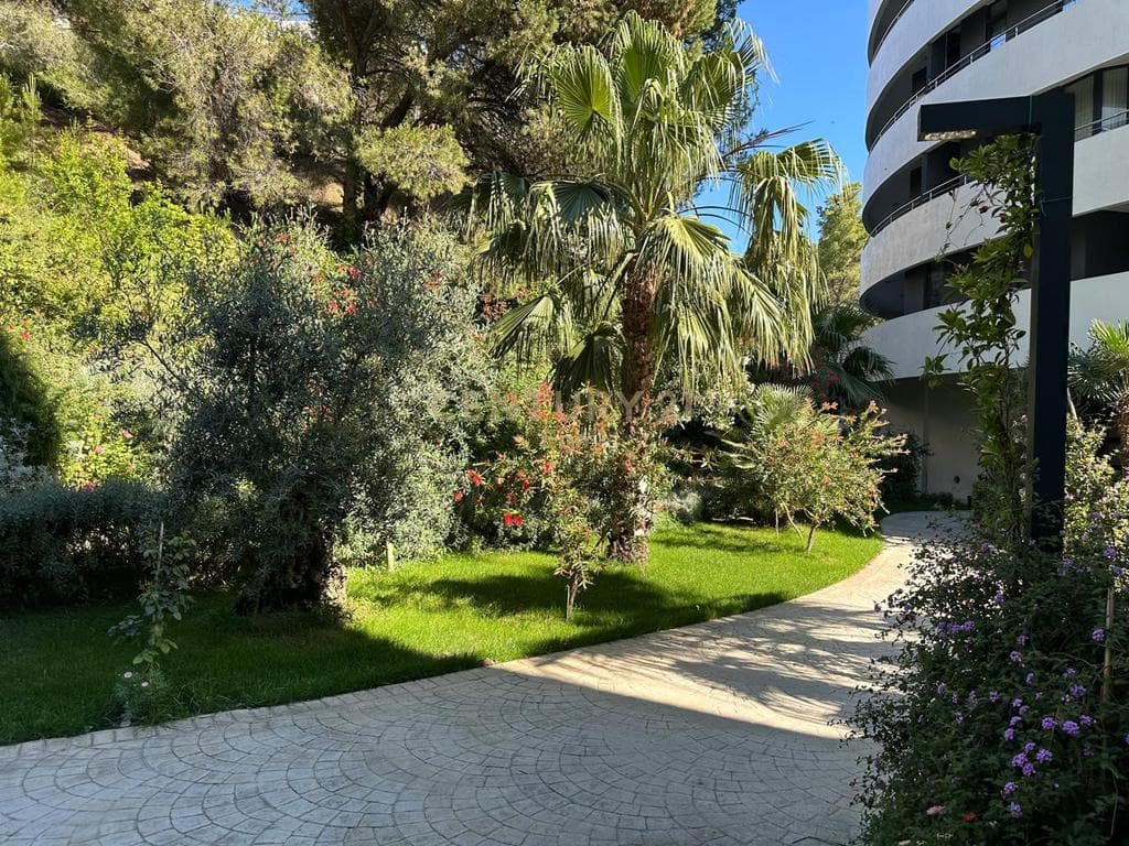 SHITET APARTAMENT 2+1+2 ME PAMJE DETI TEK "WHITE HILL RESIDENCE" NE CURRILA ! 4