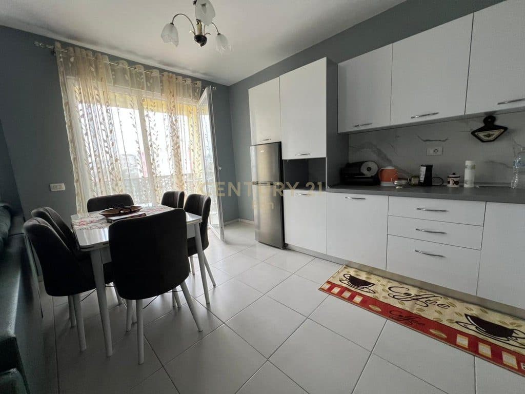 Apartament 3+1+2 Me Qira tek Spitali, Durrës ! 2