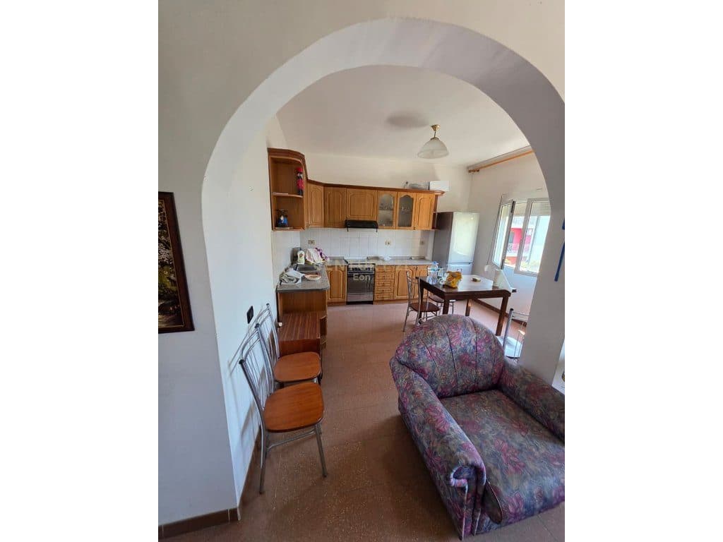 Apartament 3+2+1 Ballkon + Garazhd në shitje në Plazh, Durrës ! 4
