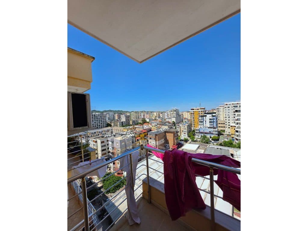 Apartament 2+1 Me Qira në Tregu fshatar, Durrës !