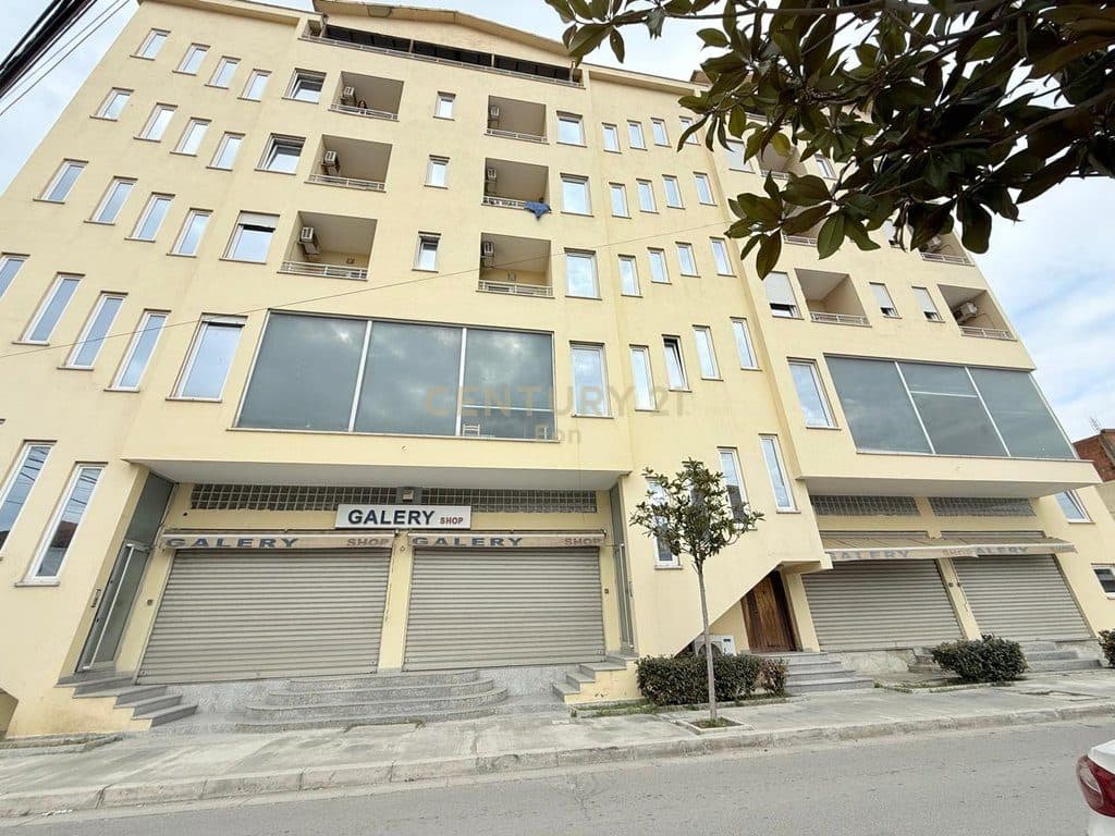 SHITET GODINA E PERSHTATSHME PER HOTEL, PLAZH ! 2
