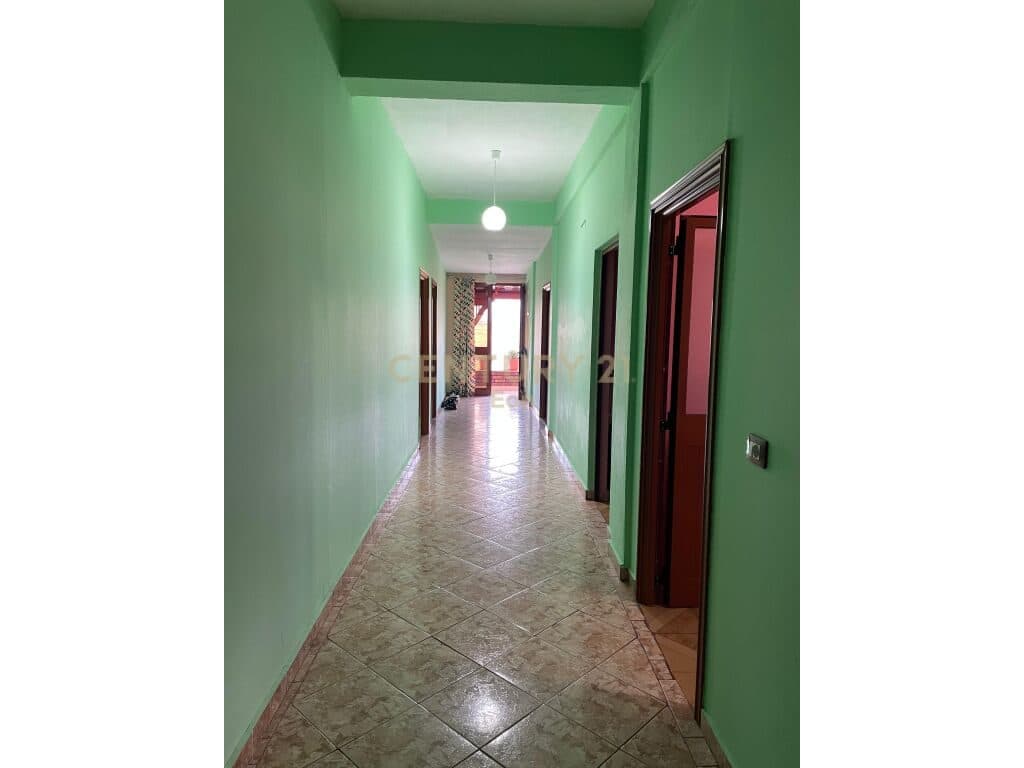 Shitet Bar Restorant Hotel pranë Parkut Olimpik në Durrës!!!