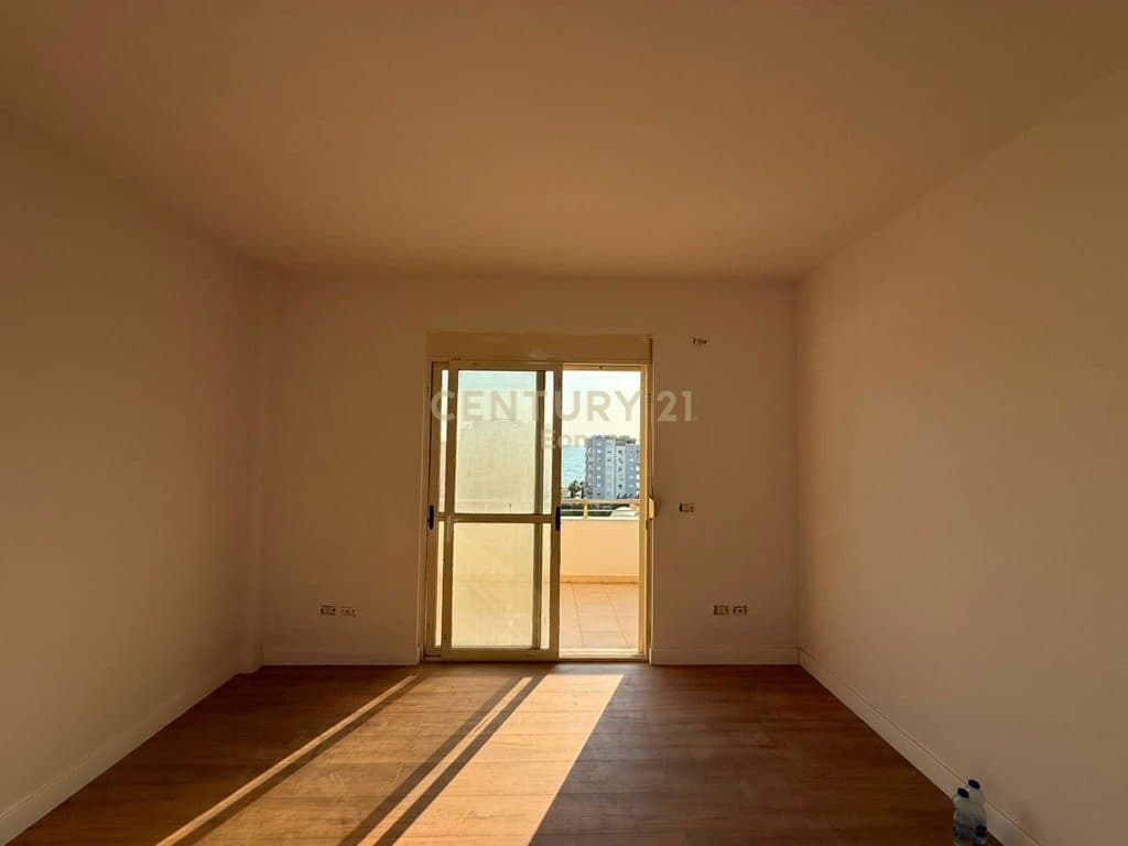 Shitet Apartament 1+1 me Pamje Deti – Shkëmbi i Kavajës - Çmimi: 73,000 € 2