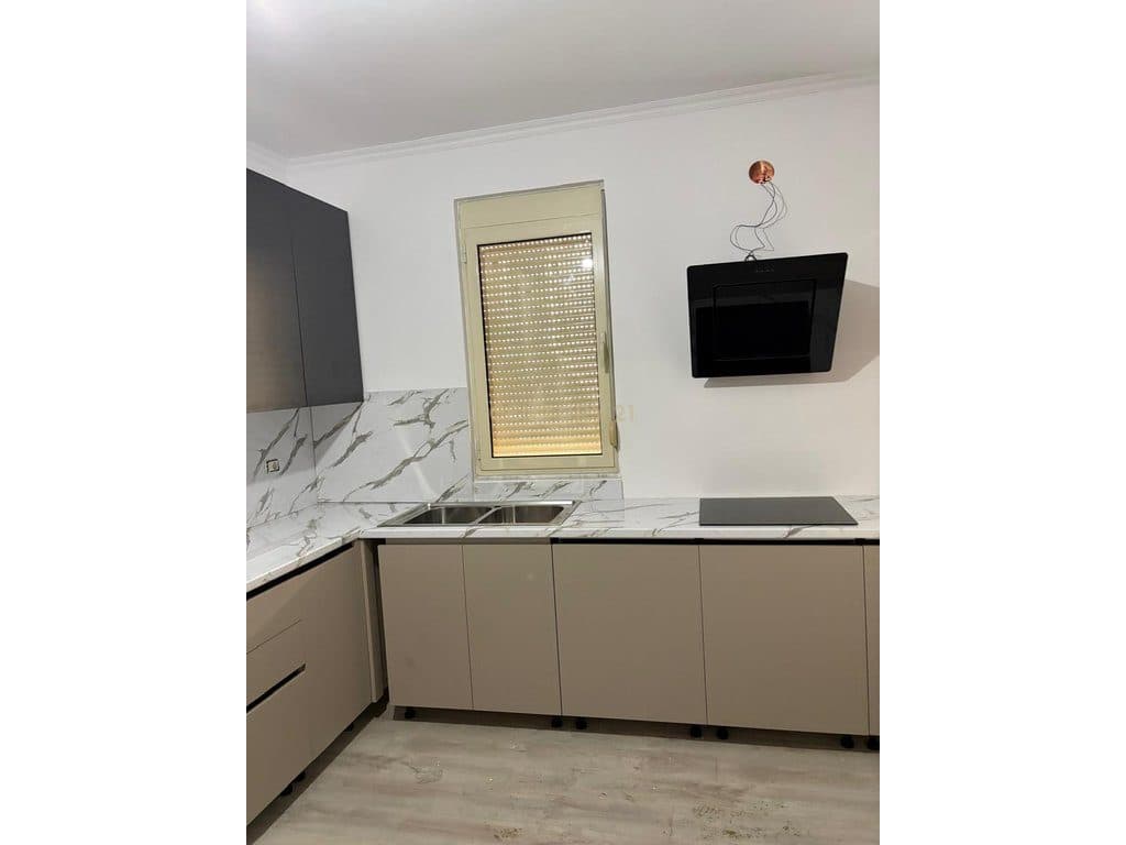 Apartament 2+1 Me Qira te Kazazi, Durres ! 3