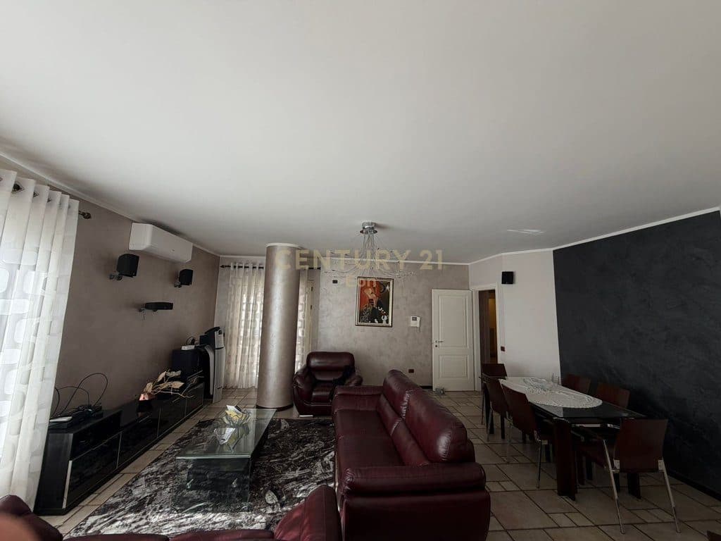 JEPET ME QIRA APARTAMENT 2+1, PRANE BASHKISE DURRES ! 3