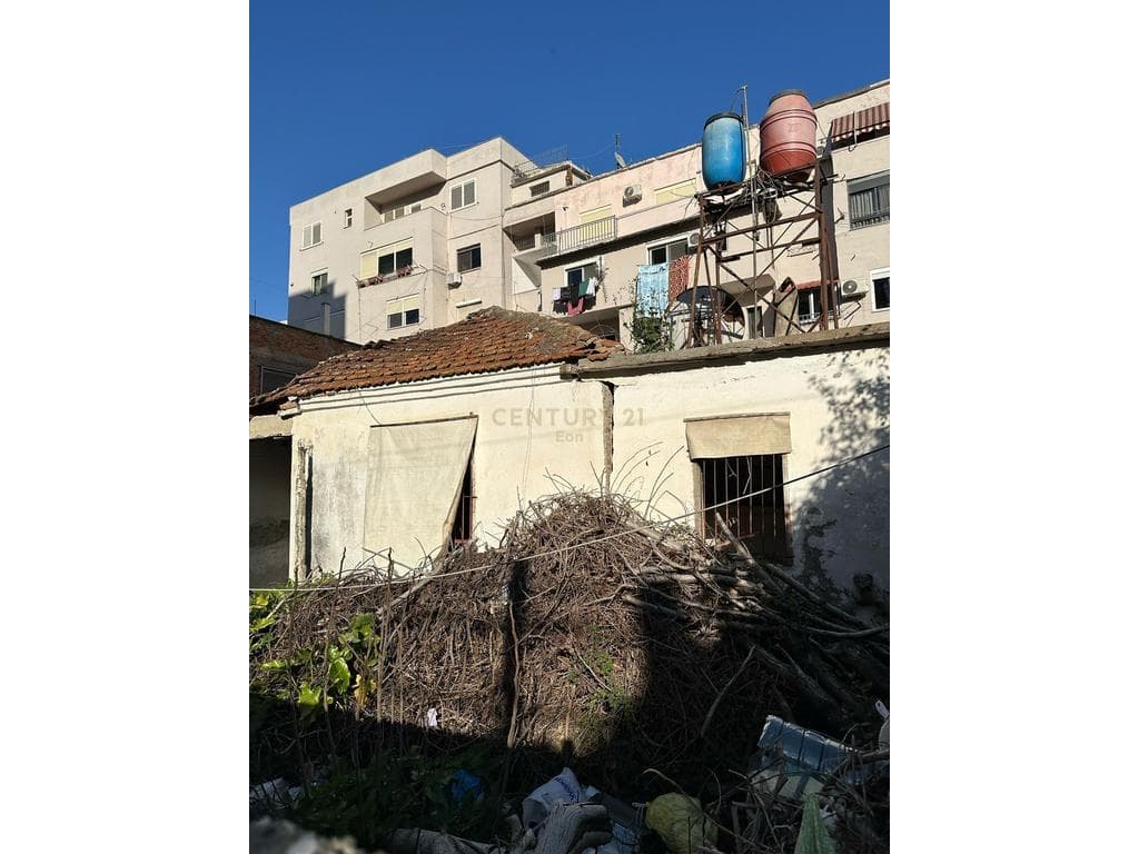 SHITET VILE NE DURRES!