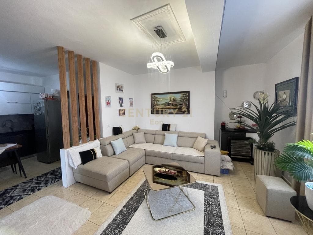 Apartament 1+1 Me Qira tek Vila e Zogut, Durrës ! 3