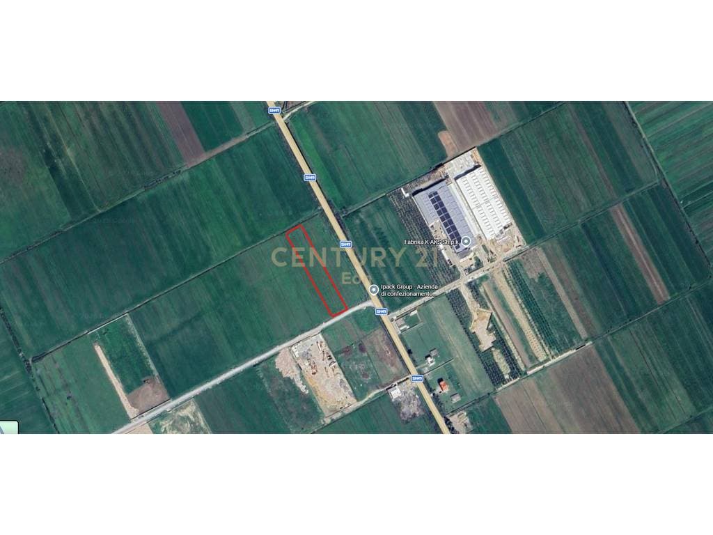 Shitet Tokë Buze Rruge në Fllakë, Durrës - MUNDESI ZGJERIMI DERI NE 18,000 M2 !