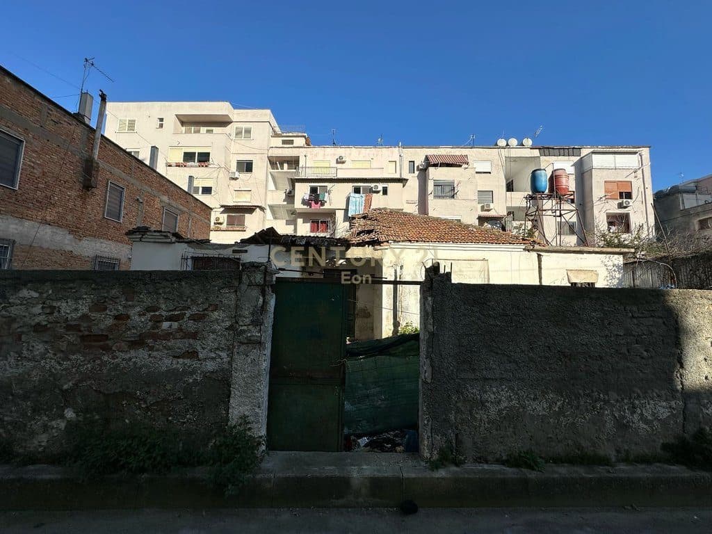SHITET VILE NE DURRES! 3