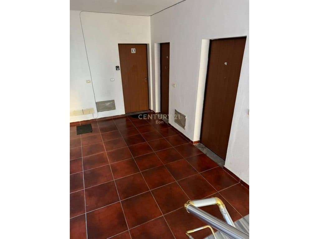 Shitet Apartament 1+1 – Shkëmbi i Kavajës | Vijë e Parë Deti 3