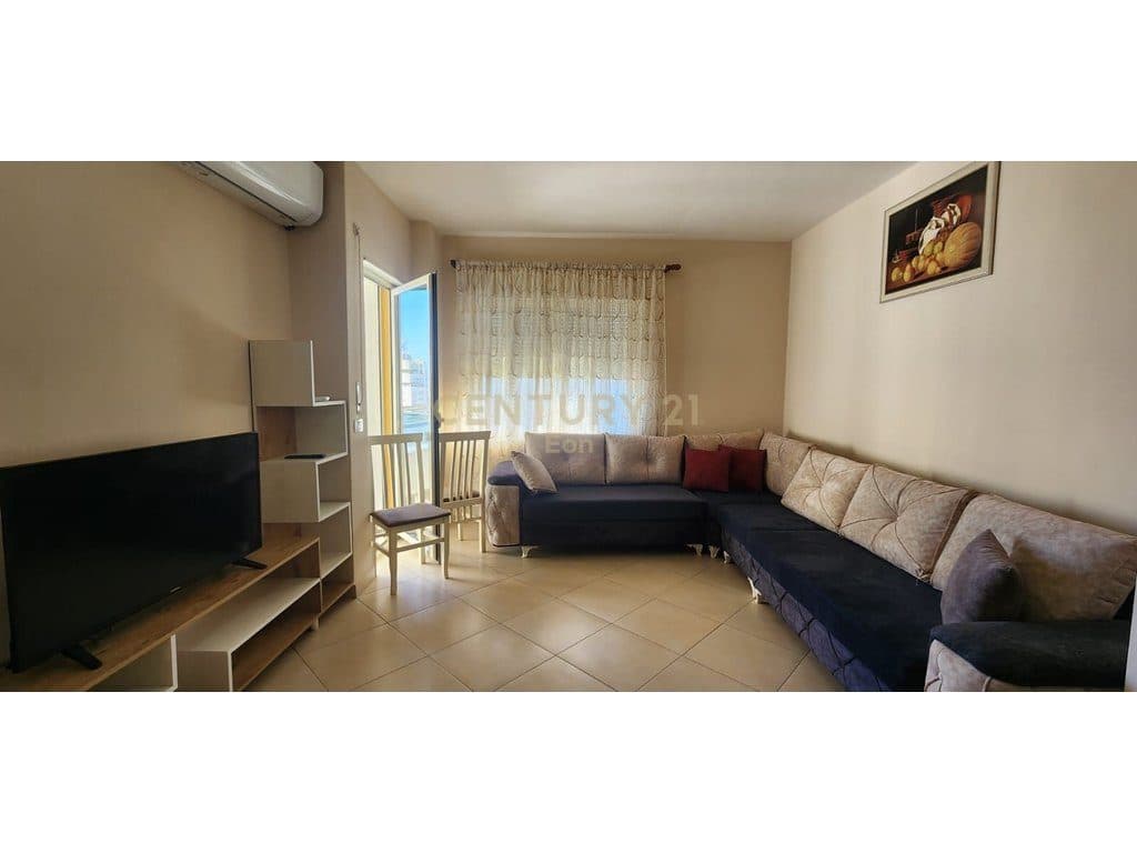 JEPET ME QERA APARTAMENT I MOBILUAR 2+1+2 PRANE STACIONIT TE TRENIT, DURRES !