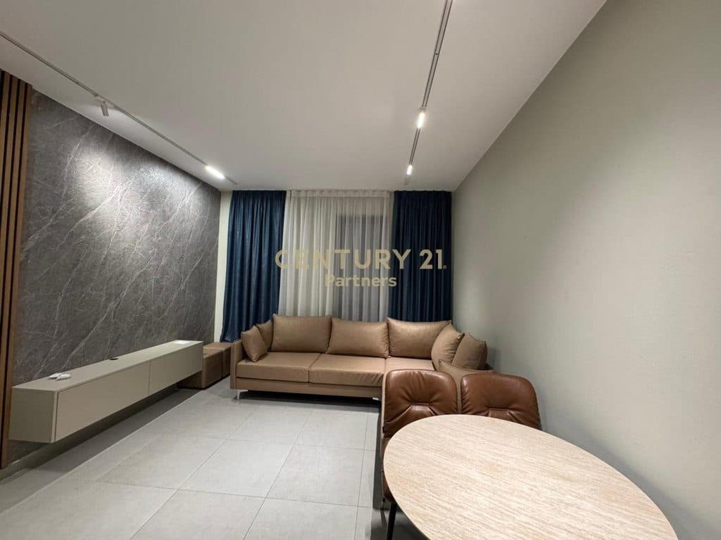 JAPIM ME QIRA APARTAMENT 1+1 NE UNAZE TE RE!! 2