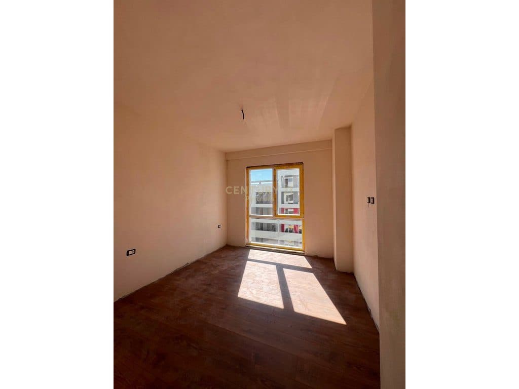 SHITET APARTAMENT 2+1+POST PARKIMI TEK UNIVERS CITY (DORZOHET I MOBILUAR) 3