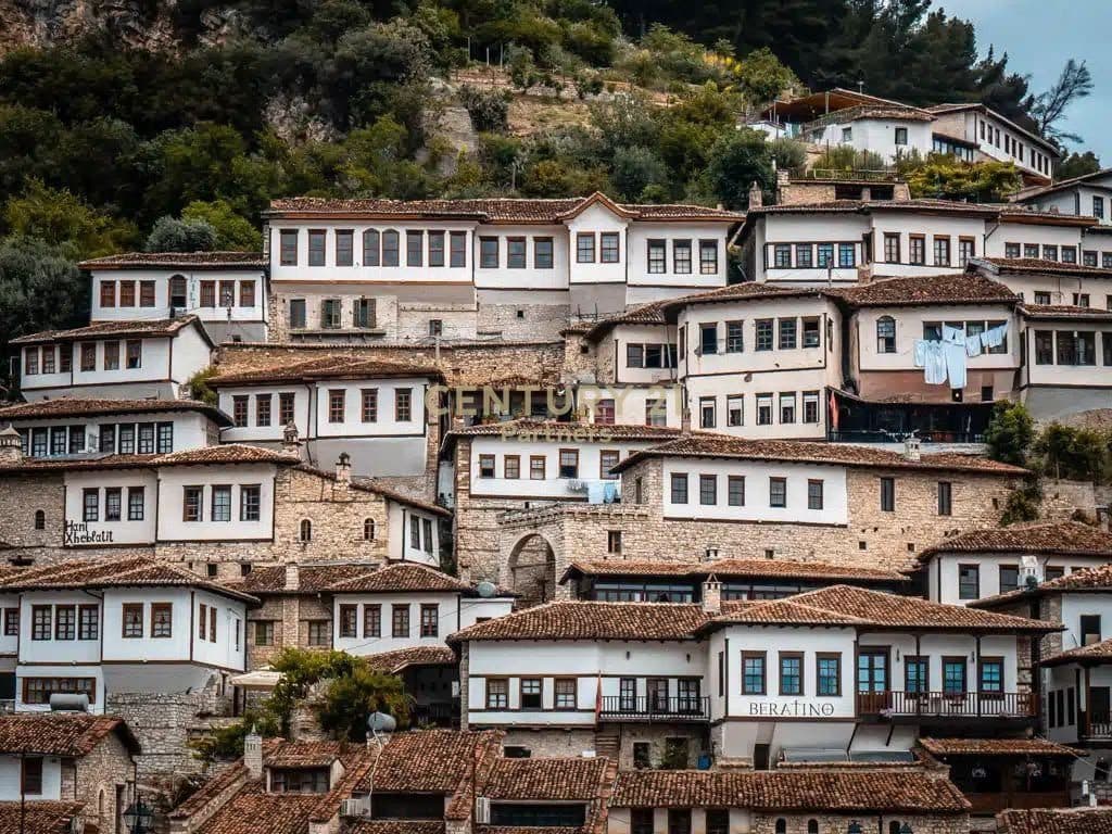 ÇMIM OKAZION / HOTEL NË SHITJE NË BERAT BIZNES AKTIV ME POTENCIAL TË LARTË INVESTIMI