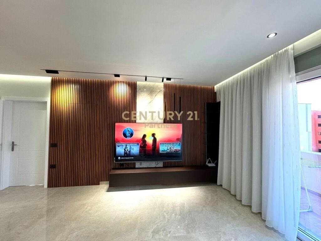 JAPIM ME QIRA APARTAMENT 2+1+POST PARKIMI NE UNAZE TE RE !! 3