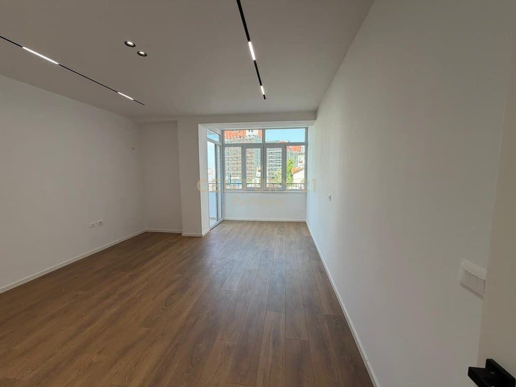 FOR RENT 1+1 APARTMENT IN 21-DHJETORI (FURNISHED)