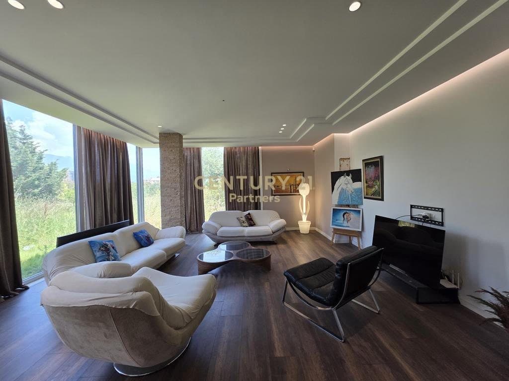 EXCLUSIVE!!!
3-STORY VILLA WITH YARD FOR RENT – 2 MINUTES FROM THE BIG RING, PASKUQAN