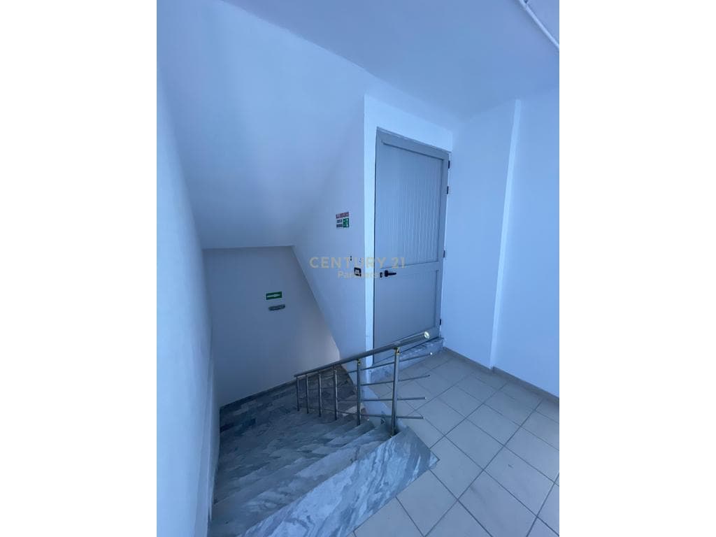 BUSINESS PREMISES FOR RENT SUITABLE FOR CALL CENTER IN DURRES