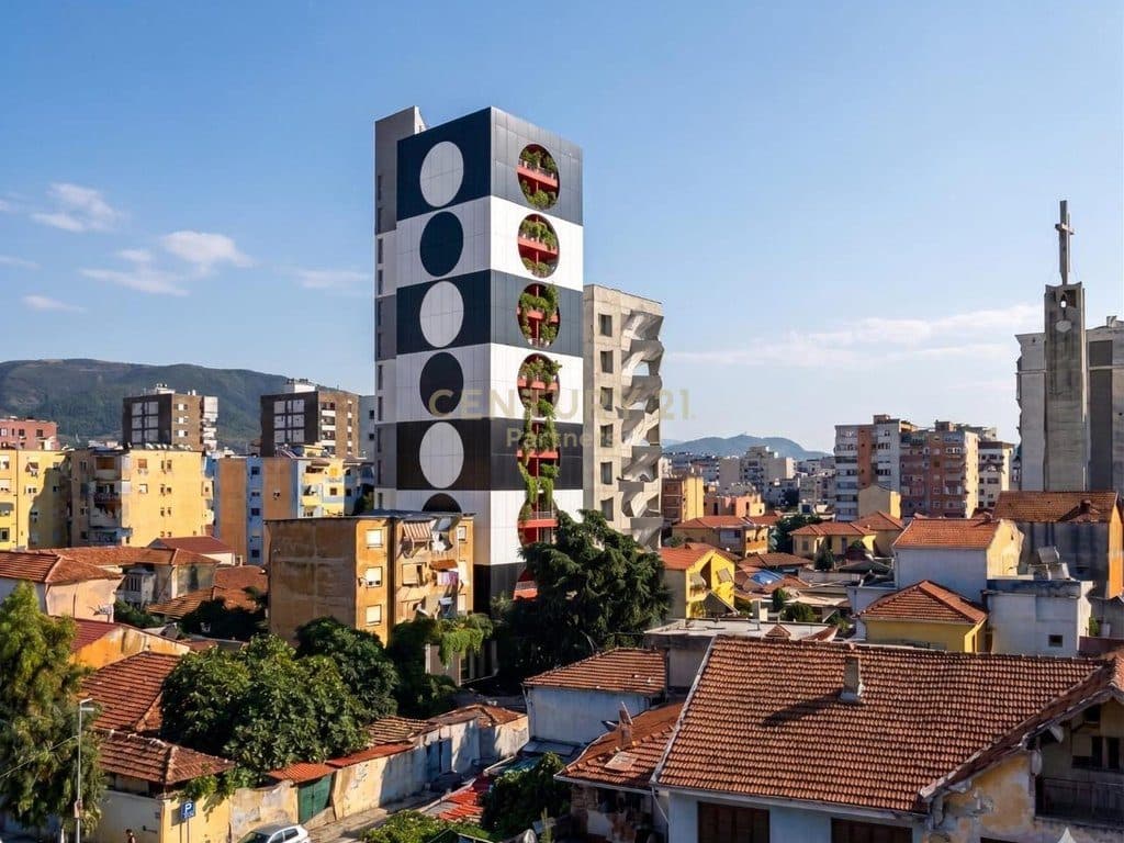 Apartament 2+1+Post Parkimi në shitje – Pranë qendrës, Rruga Ali Pashë Gucia, pranë Shkollës Partizani 2