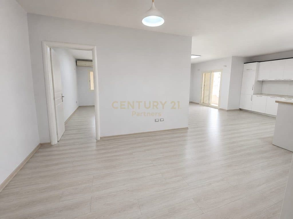 Shesim Apartment 2+1+2 in Myslym Shyri! 2