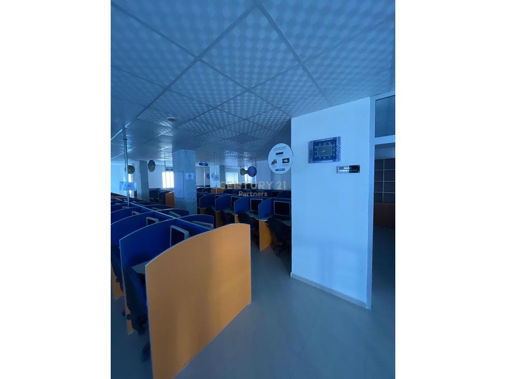 BUSINESS PREMISES FOR RENT SUITABLE FOR CALL CENTER IN DURRES