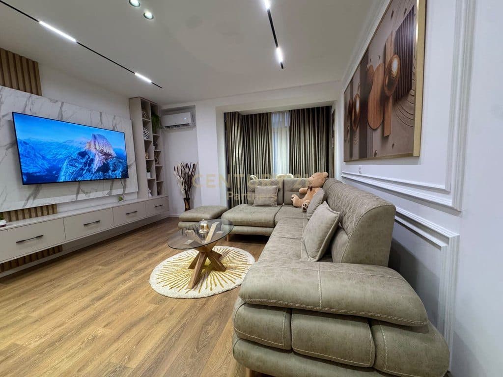 JAPIM ME QIRA APARTAMENT 1+1 TEK 21-DHJETORI !! 2