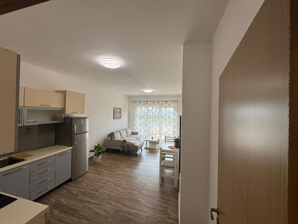 Apartament 1+1+ Verande Për Shitje në Shkozë, Tiranë - prane Bar Tut Beu
(Blerje me kredi) 2
