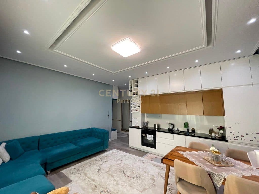 SHITEN 2 APARTAMENTE TE SQUARE 21-MUNDESI KTHIMI NE DUPLEX 2