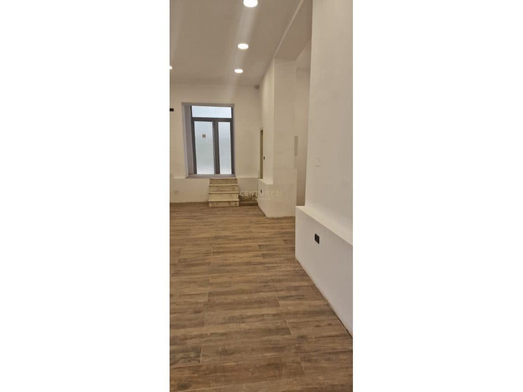 Shop for sale in a strategic location - Ring Road, Former Train Station 2
