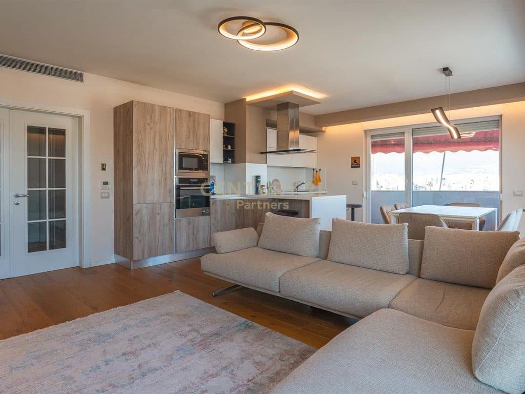 Shitet Apartament 3+1+2 në Kompleksin Magnet, Tiranë! 2