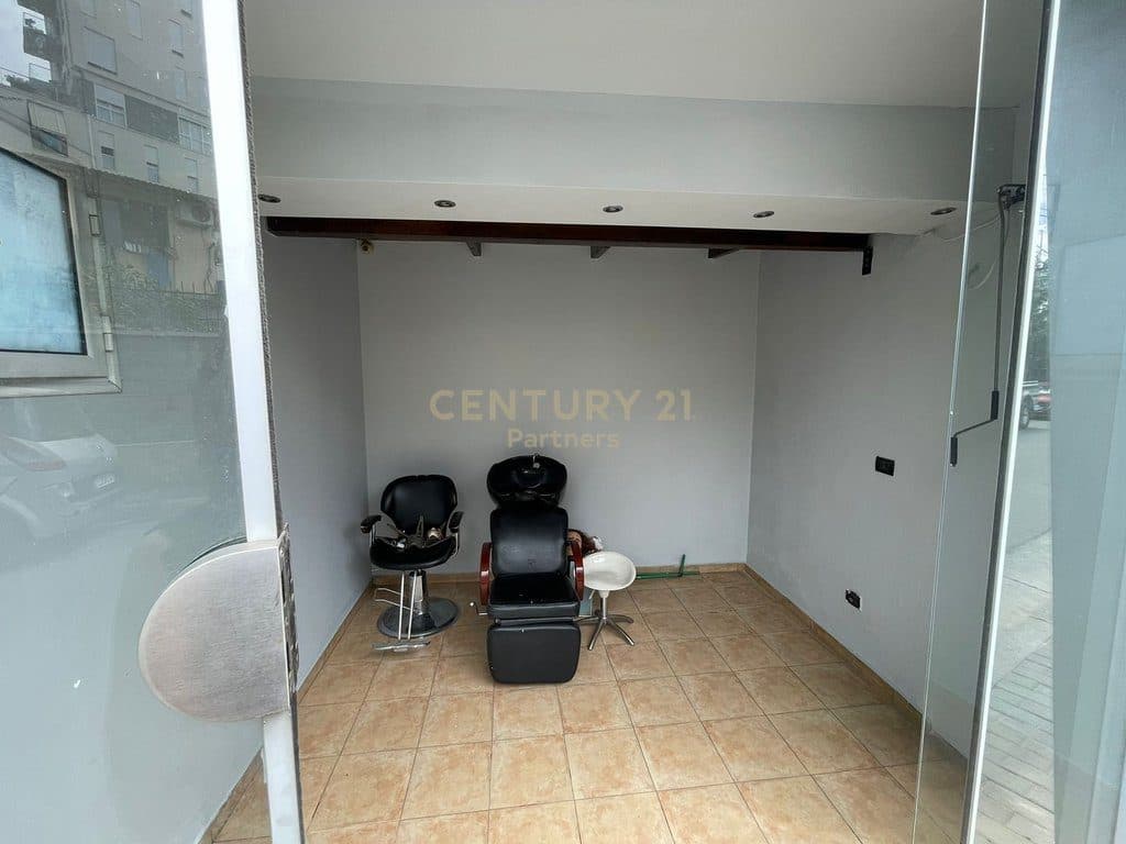 COMMERCIAL SPACE FOR SALE - SELITE