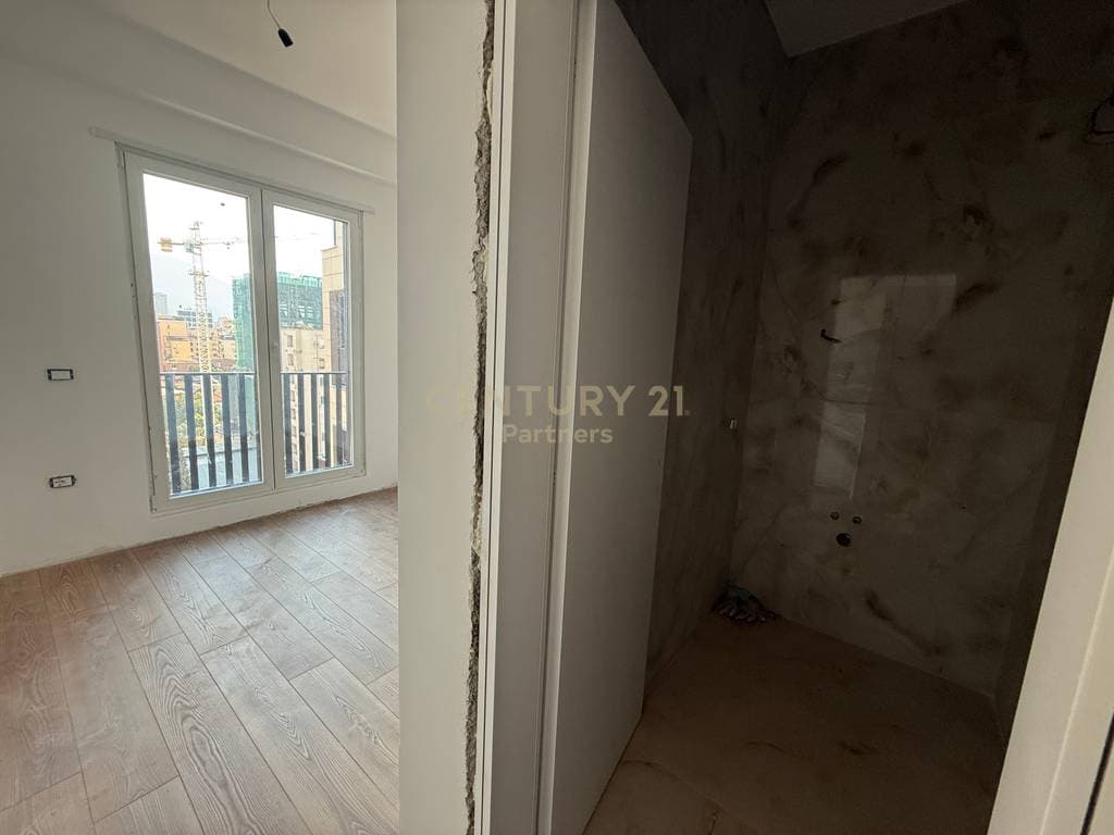 Shesim Apartament 2+1+2 Rruga e Kavajes! 4