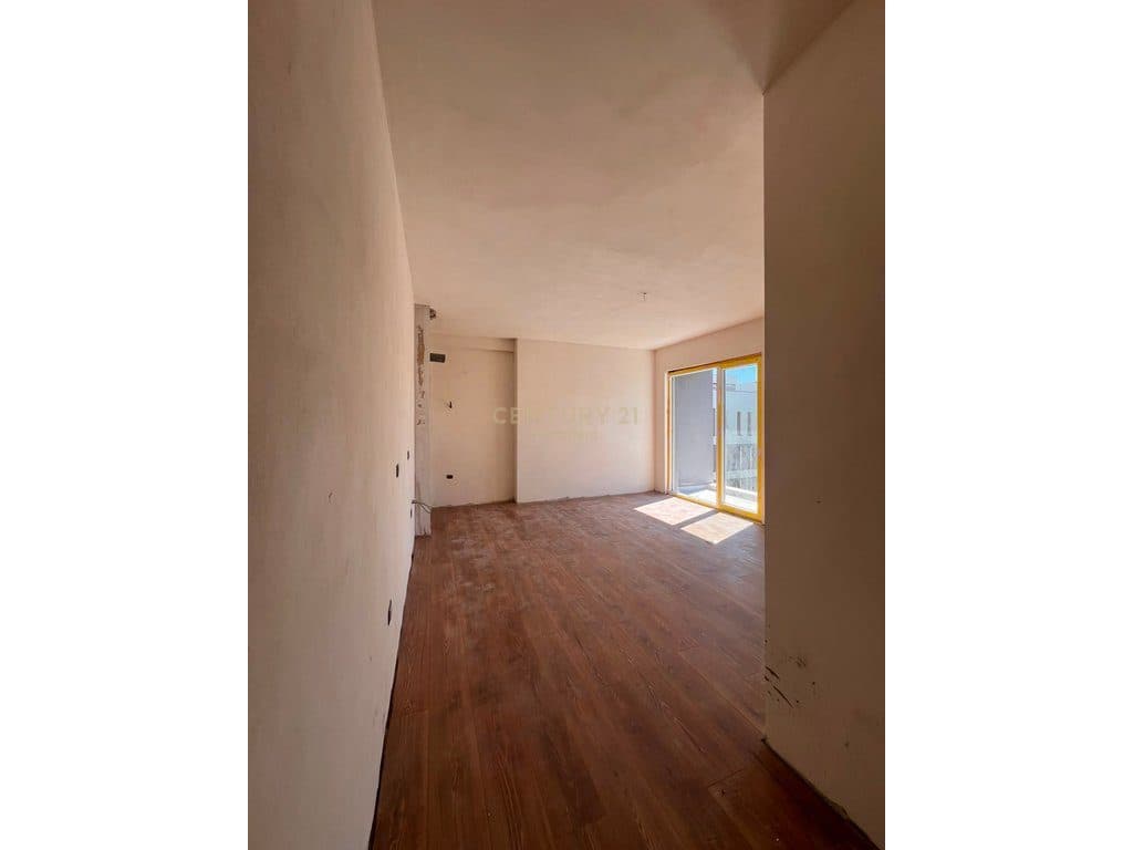 SHESIM APARTAMENT 2+1 + POST PARKIMI PRANE QTU-UNIVERS CITY (DOREZOHET I MOBILUAR) 2