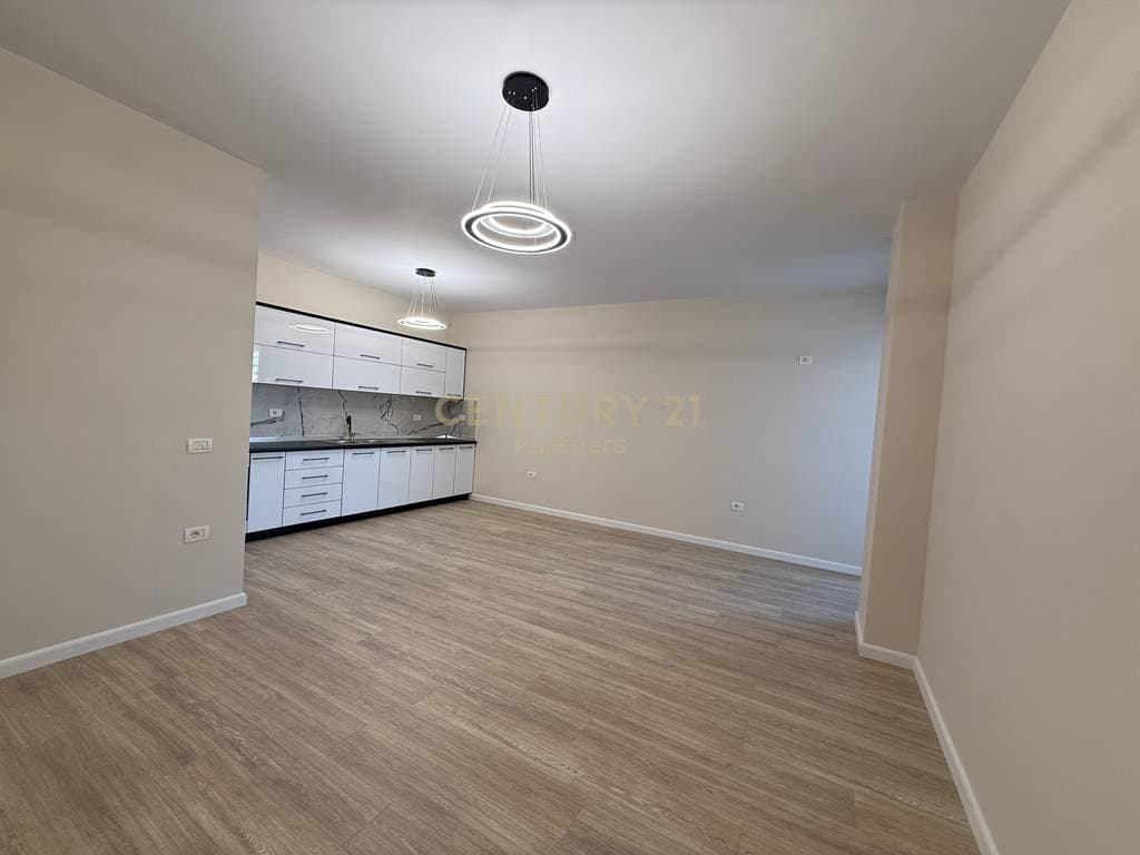 Shesim Apartament 2+1 Yzberisht
