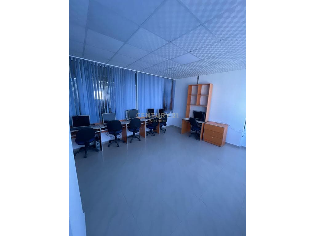 BUSINESS PREMISES FOR RENT SUITABLE FOR CALL CENTER IN DURRES