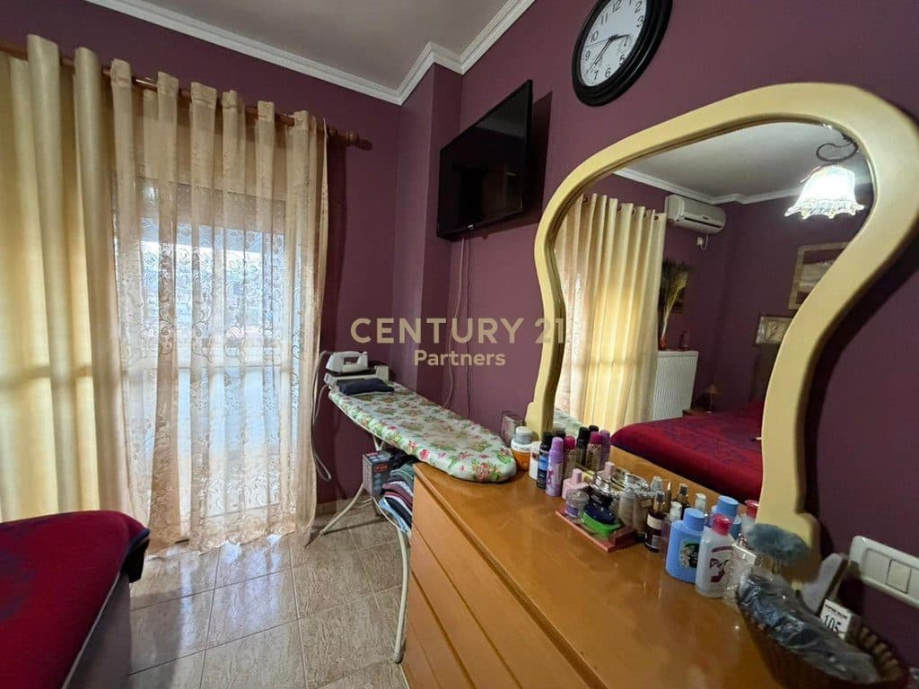SHESIM APARTAMENT 2+1 NE RRUGE KAVAJES! 3