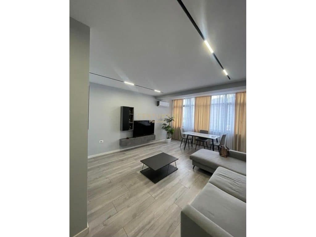 JEPET ME QERA APARTAMENT 2+1 – 21 DHJETORI, TIRANË