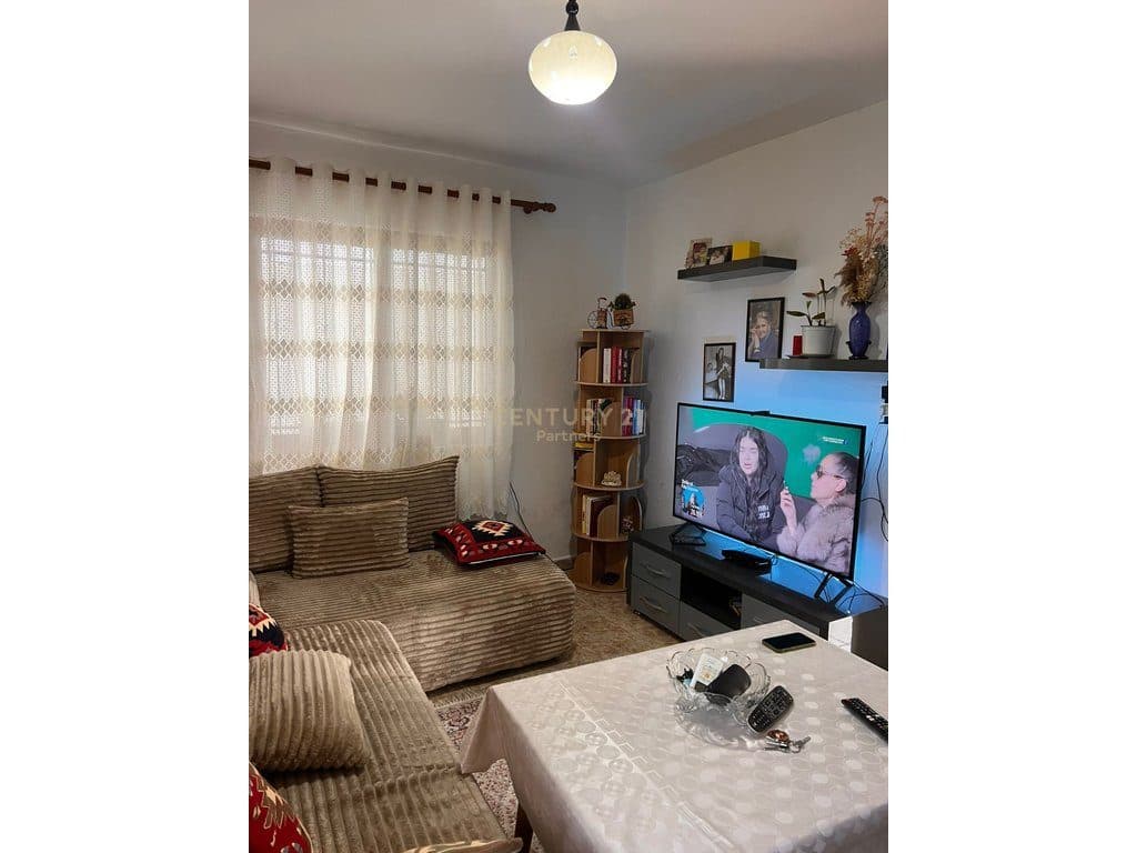 !! SHITET SHTËPI PRIVATE 1+1 ME AMBIENT KOMERCIAL TEK TRESHI !!