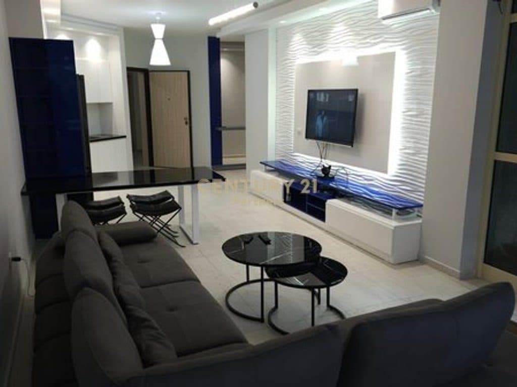 OKAZION SHITET APARTAMENT 2+1+2 & VERANDE NE VLORE-LUNGOMARE 3