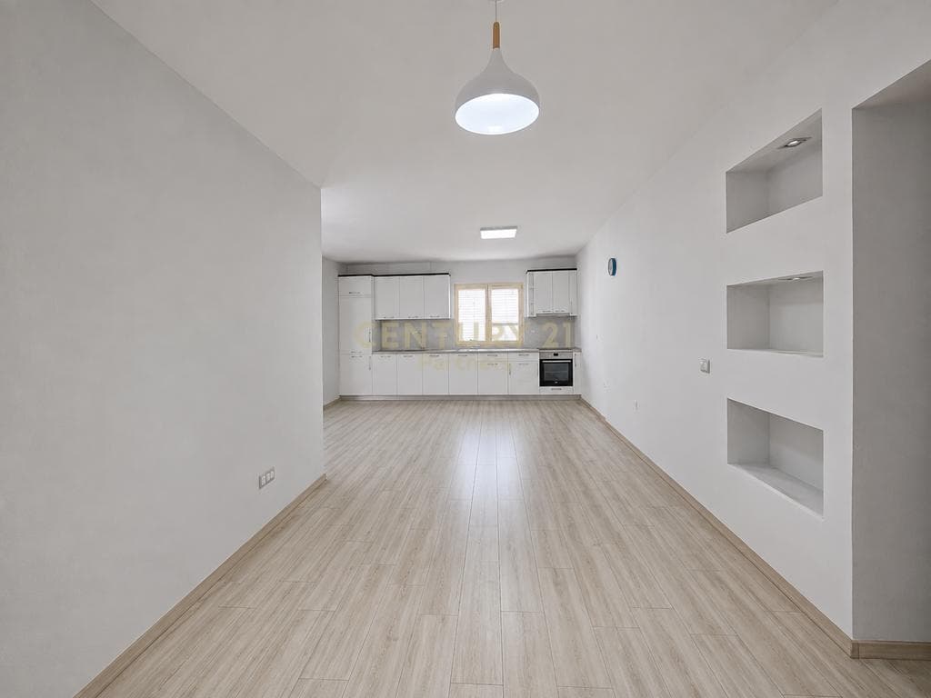Shesim Apartment 2+1+2 in Myslym Shyri!