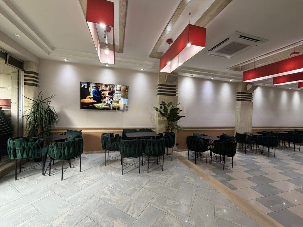 COMMERCIAL AMBIENT CONNECTION IN THE BUILDING WITH ARROWS!